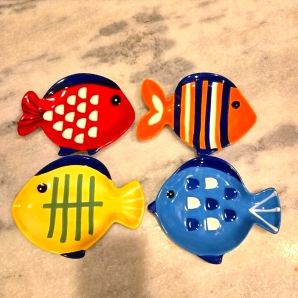 Colorful Fish‑Shaped Ceramic Dishes – Set of 4